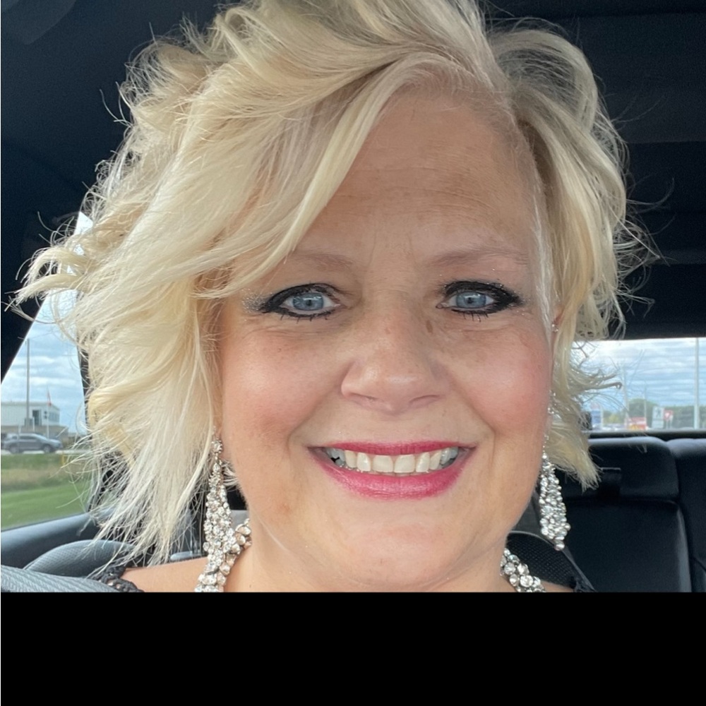 Meet your Posher, Lori